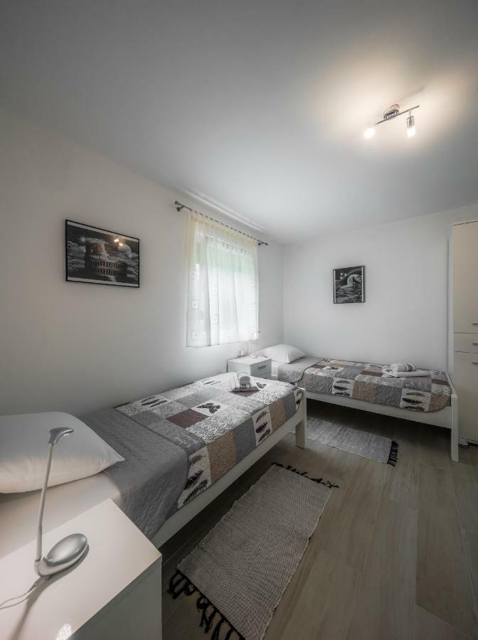 Plitvice Family Apartment Korenica Luaran gambar